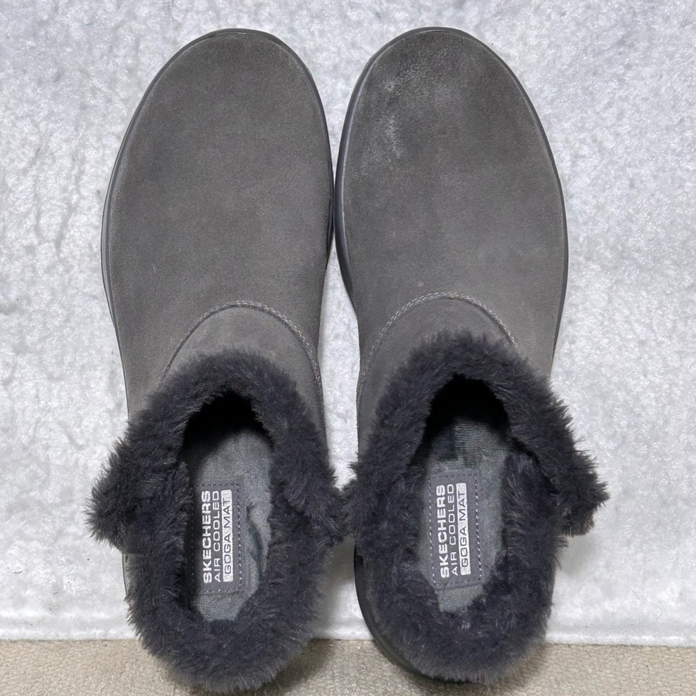 Skechers Womens Grey Suede On the Go Joy Bundle Up Faux Fur Slip On Boots SZ 9.5 - Picture 5 of 12